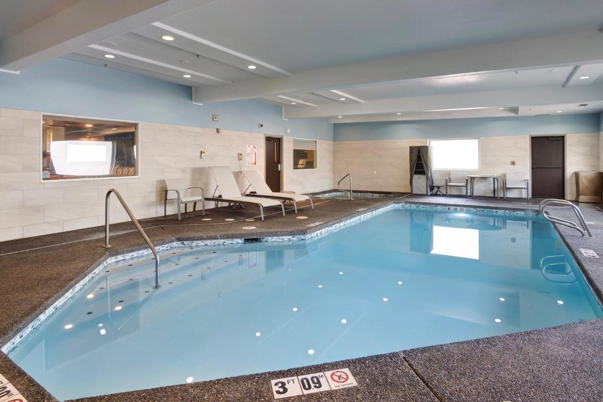 Holiday Inn Express Portland East - Columbia Gorge By Ihg Траутдейл Екстер'єр фото